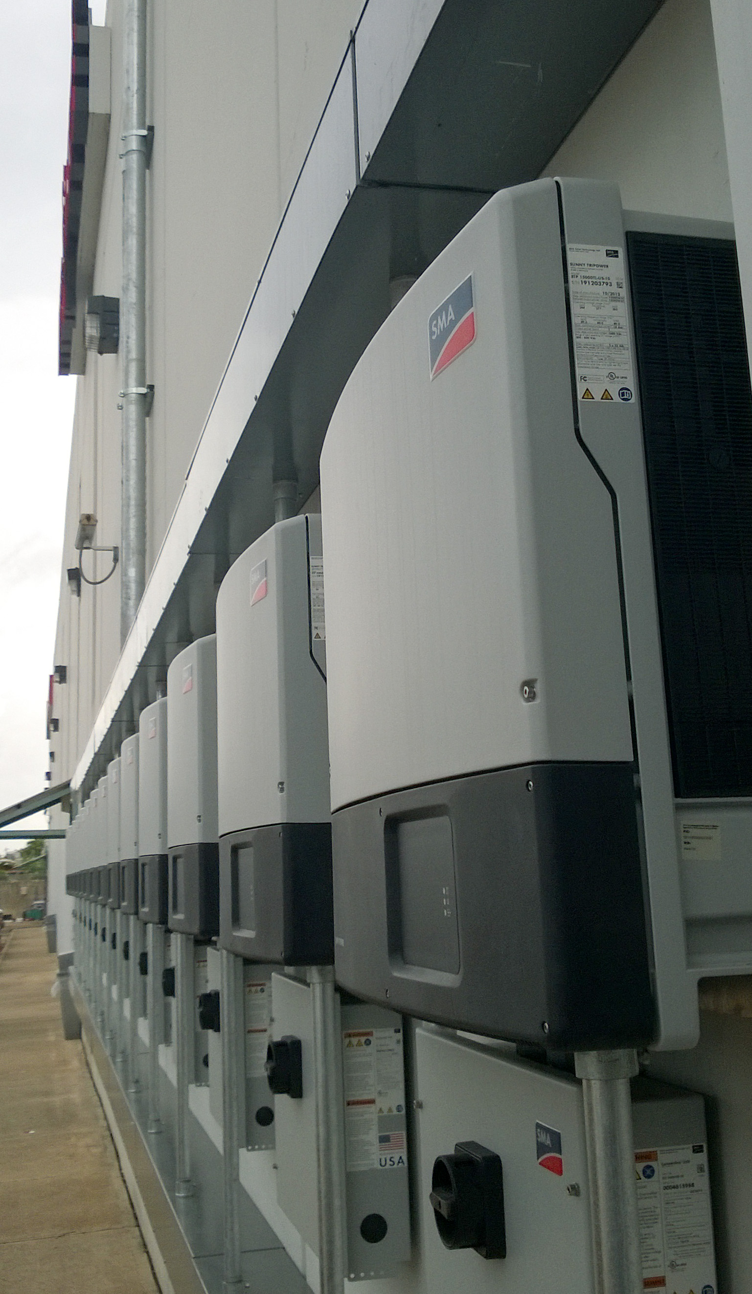 Electricista trabajando